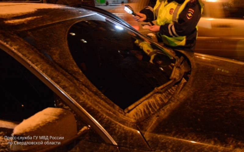 Ораву пьяных и бесправных водил и пару наглых подкупщиков поймали за ночь в Екатеринбурге
