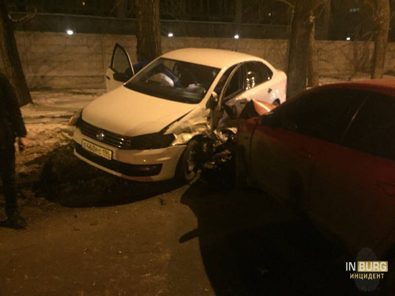 Два человека серьёзно пострадали в ДТП в Екатеринбурге 