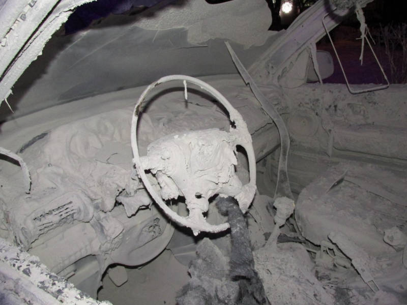 Артисты тагильского Драмтеатра сообща потушили горящий автомобиль