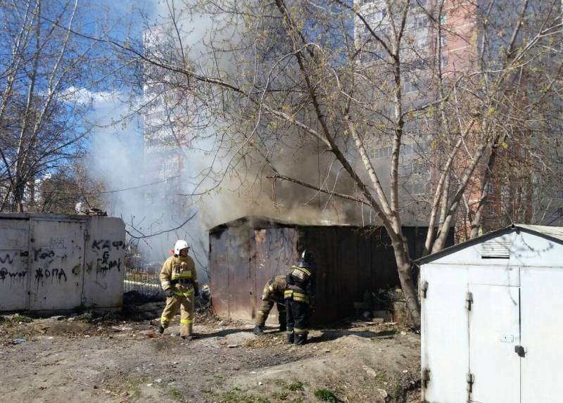 Сразу два пожара вспыхнули в Екатеринбурге на Старой Сортировке