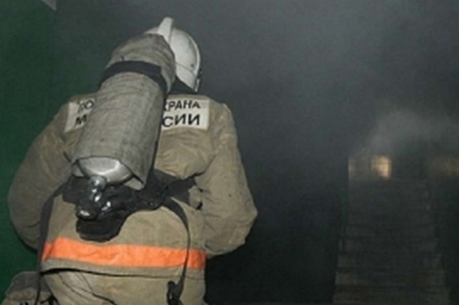 Подвал жилого дома внезапно загорелся в Невьянске