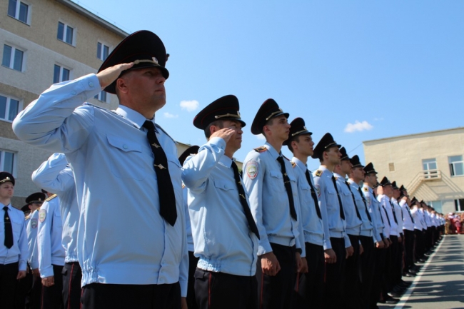 В свердловском гарнизоне полиции стало на 84 человека больше