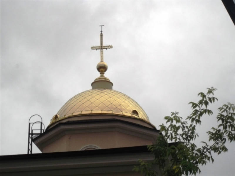 На старинной часовне в центре Екатеринбурга установили крест
