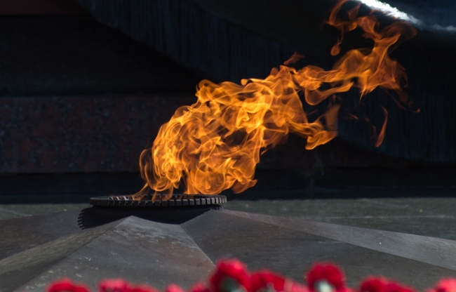Шок: вандалы осквернили мемориал «Вечный огонь» в Серове