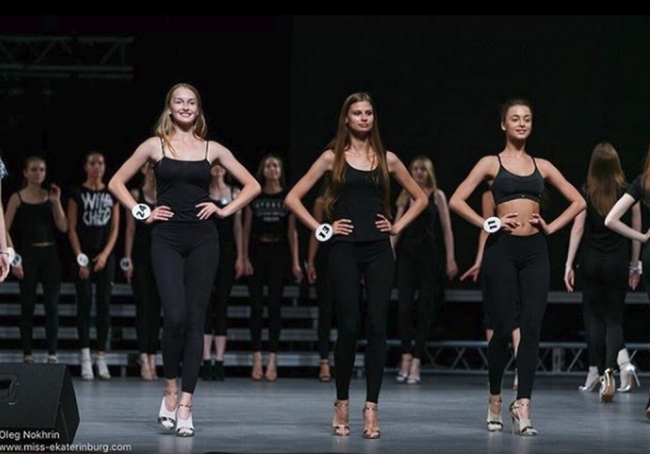 Стройные красотки показали свой шарм накануне финала «Мисс Екатеринбург-2018»