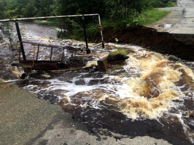 Причиной обрушения моста в Кировграде стал сильный ливень