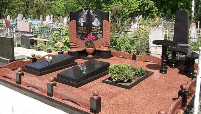 Тагильчанин сядет на три года за мошенничество с надгробными памятниками