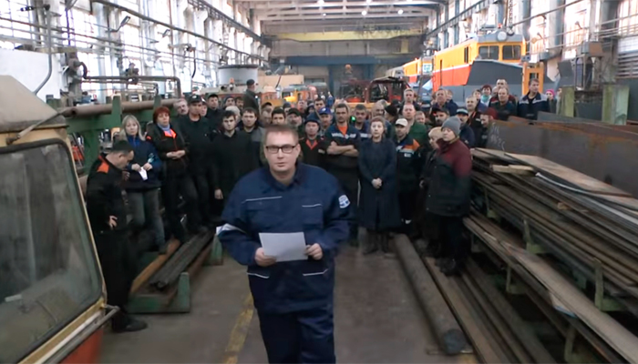 В Екатеринбурге на заводе «Уралэлектротяжмаш» стали сокращать рабочих предпенсионного возраста