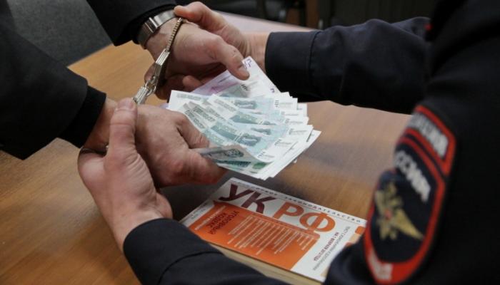 Управляющему из Екатеринбурга грозит 12 лет тюрьмы за подкуп