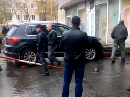 В Екатеринбурге автоледи протаранила магазин, перепутав педали