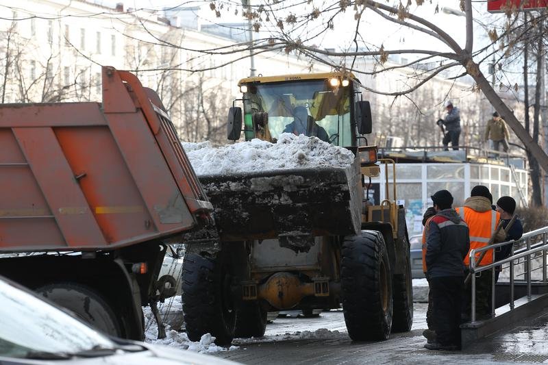 За последние сутки из Екатеринбурга вывезли 616 тонн снега