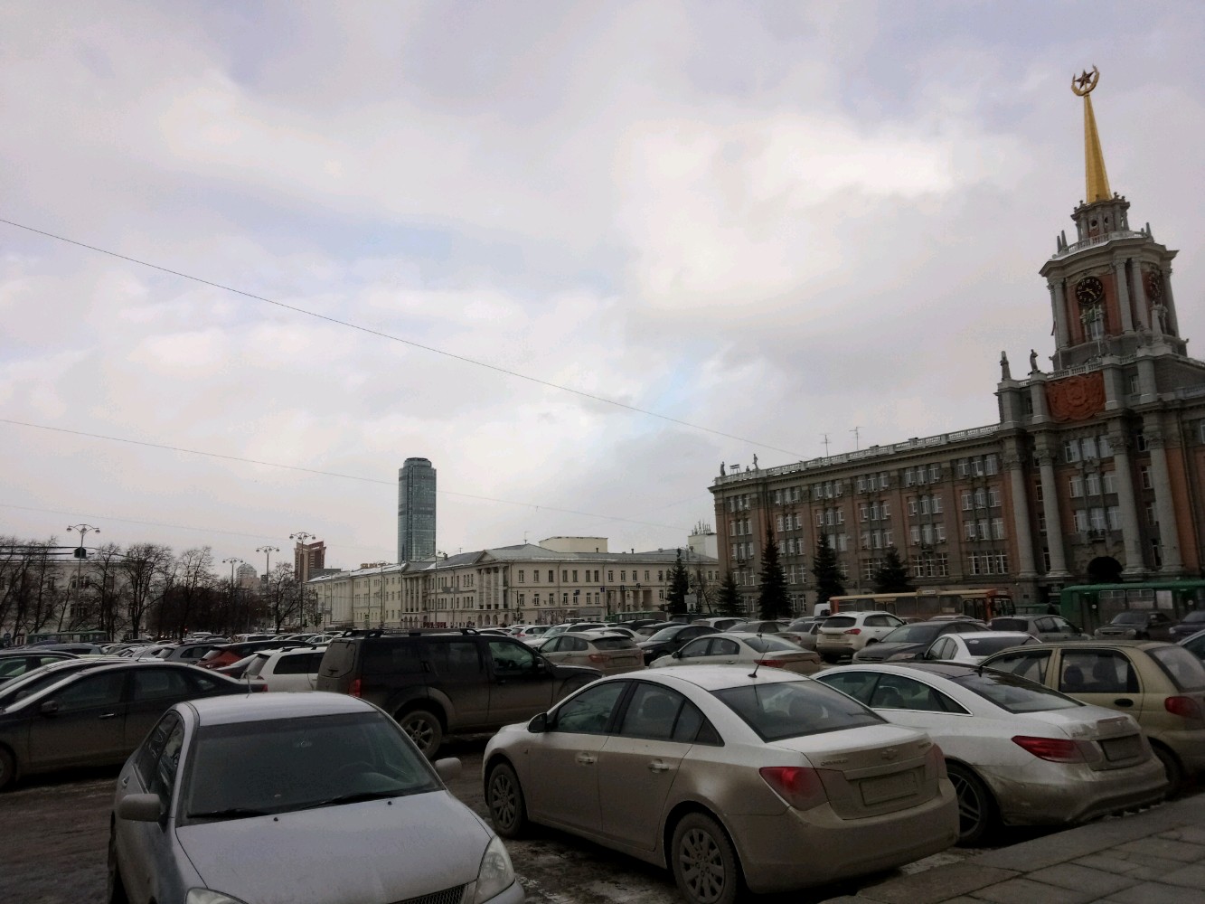 В Екатеринбурге парковка на площади 1905 года может стать подземной