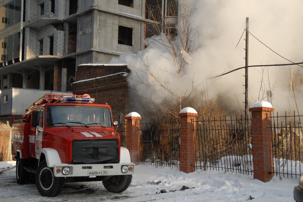 В Екатеринбурге подросток спас весь подъезд от пожара