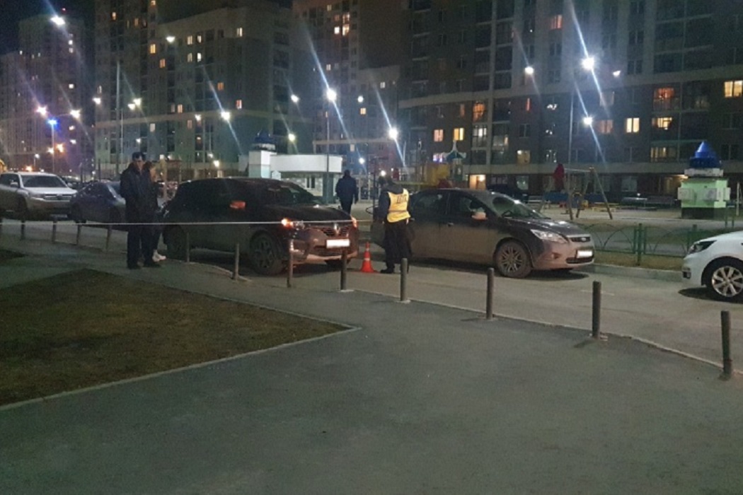 В Екатеринбурге машина сбила семилетнего мальчика на самокате