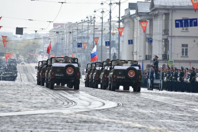 Вопреки пандемии в Екатеринбурге прошла первая репетиция парада Победы