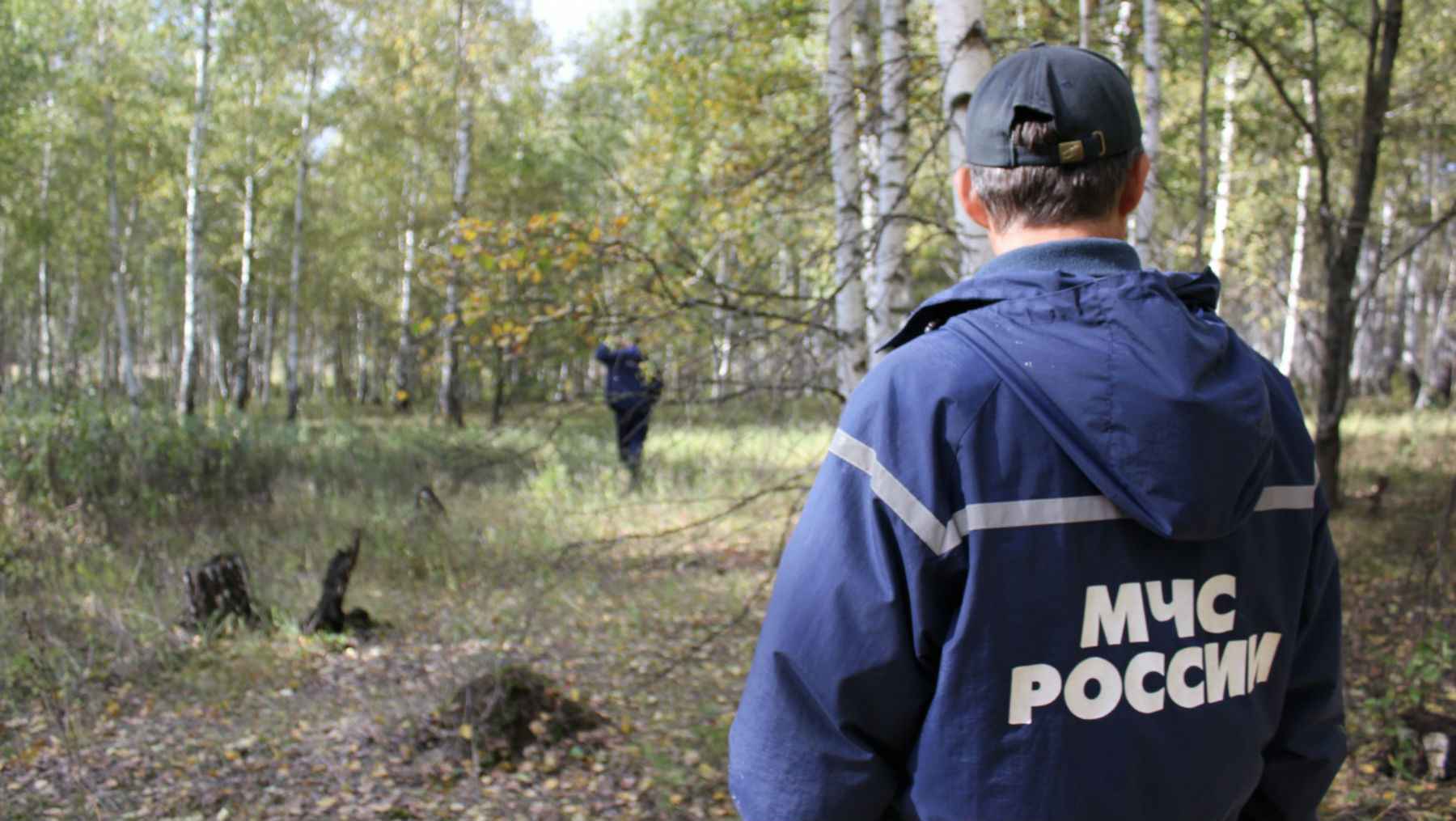 В Первоуральске спасатели в лесу нашли двух заблудившихся школьниц