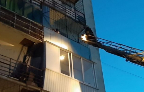 В Екатеринбурге из горящей многоэтажки эвакуировали 52 человека