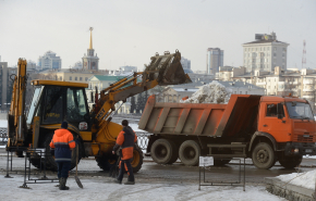 На борьбу со снегом в Екатеринбурге направят более 370 единиц спецтехники