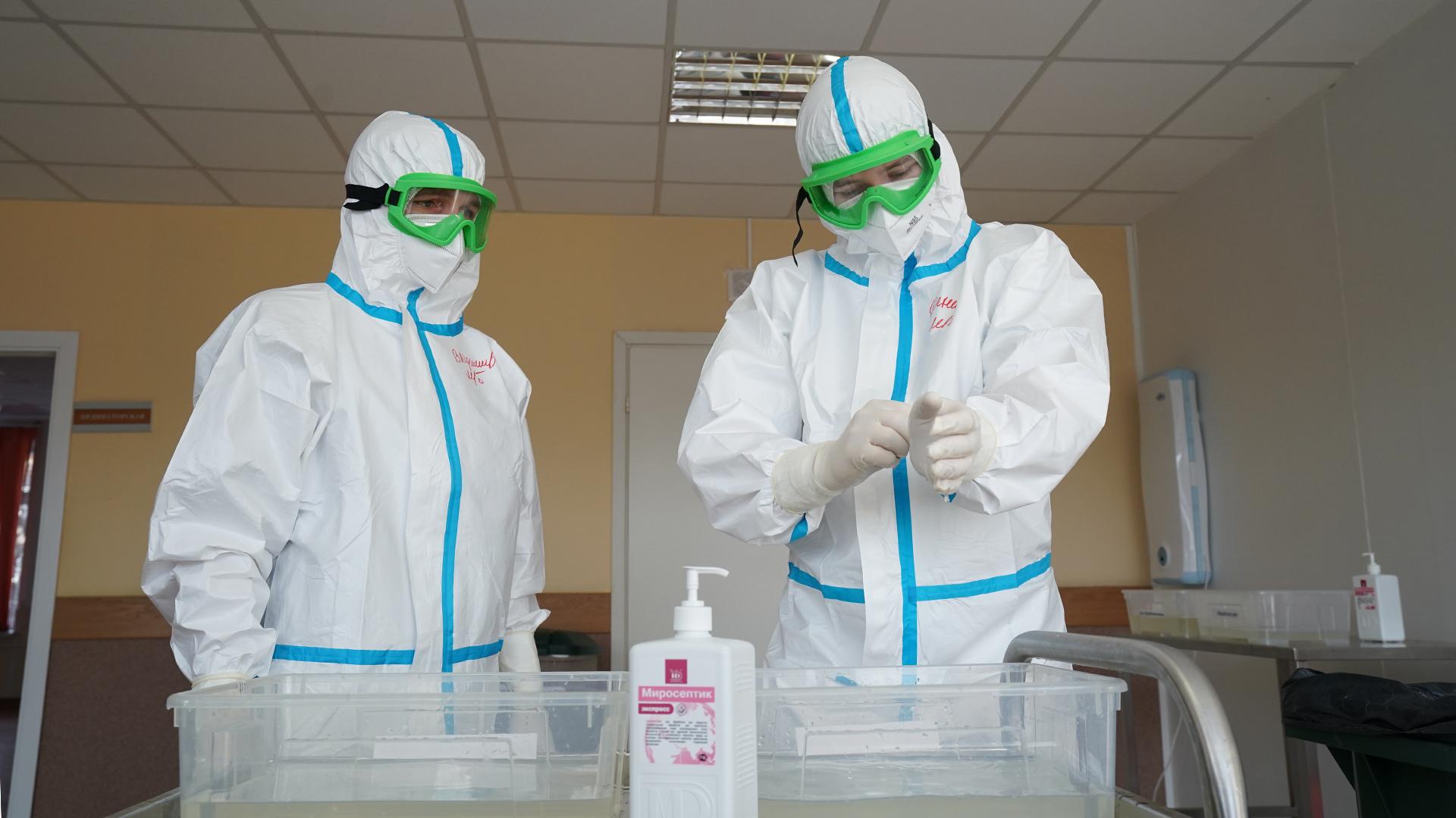 Бригада московских врачей отправилась в Екатеринбург для помощи в борьбе с коронавирусом