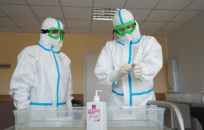 Бригада московских врачей отправилась в Екатеринбург для помощи в борьбе с коронавирусом