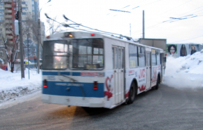 В Екатеринбургском депо хулиганы раскрасили троллейбусы. Видео