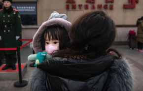 Власти Китая разрешили семьям заводить третьего ребенка