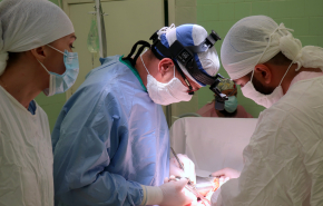 Хирурги Свердловской ОКБ №1 удалили крайне редкую злокачественную опухоль