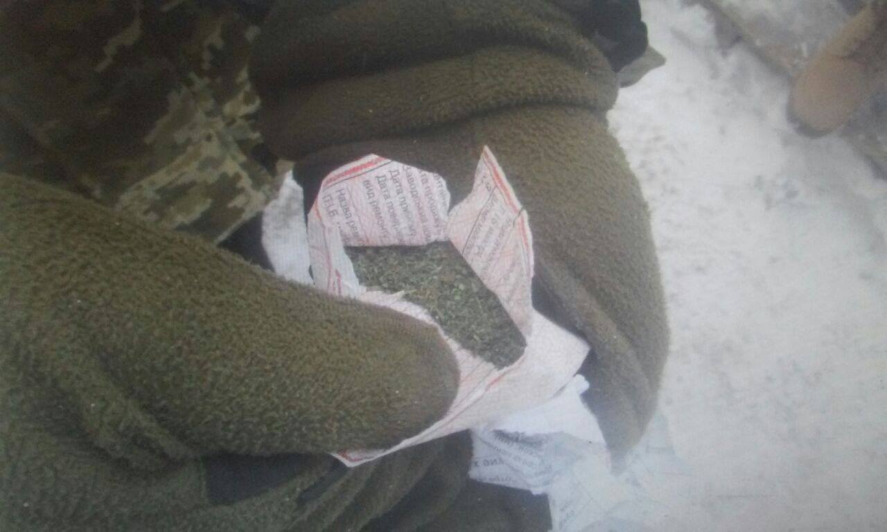 В Екатеринбурге иностранец пытался провезти наркотики через границу