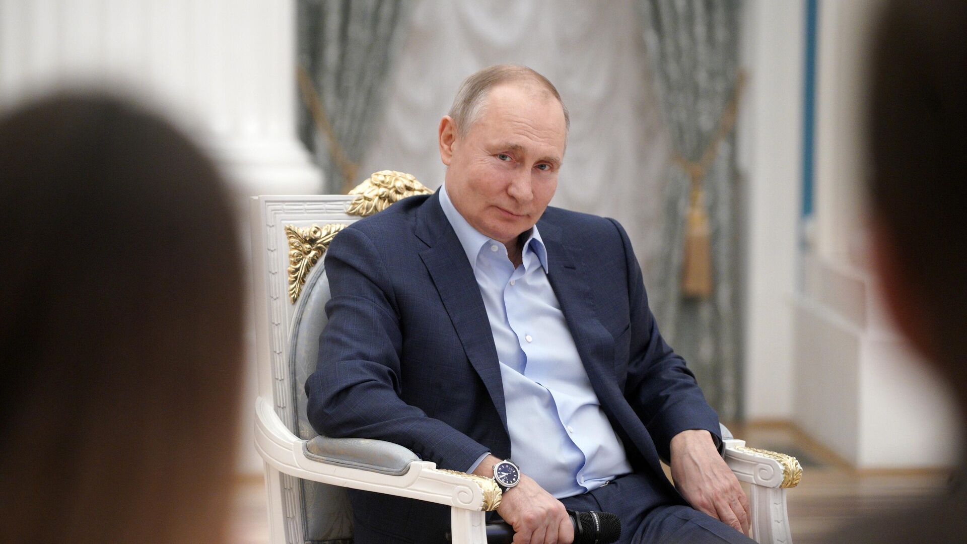 Почти 80 процентов россиян доверяют Путину, показал опрос