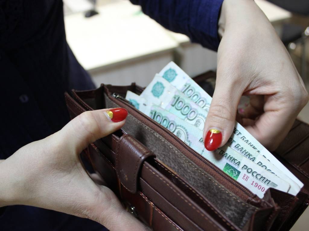 Зарплатные ожидания свердловчан на 10 тысяч рублей ниже, чем в среднем по стране