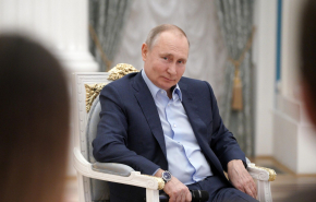 Почти 80 процентов россиян доверяют Путину, показал опрос