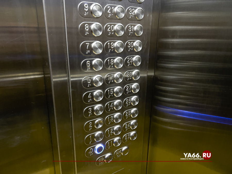 В Екатеринбурге из многоэтажки украли лифт