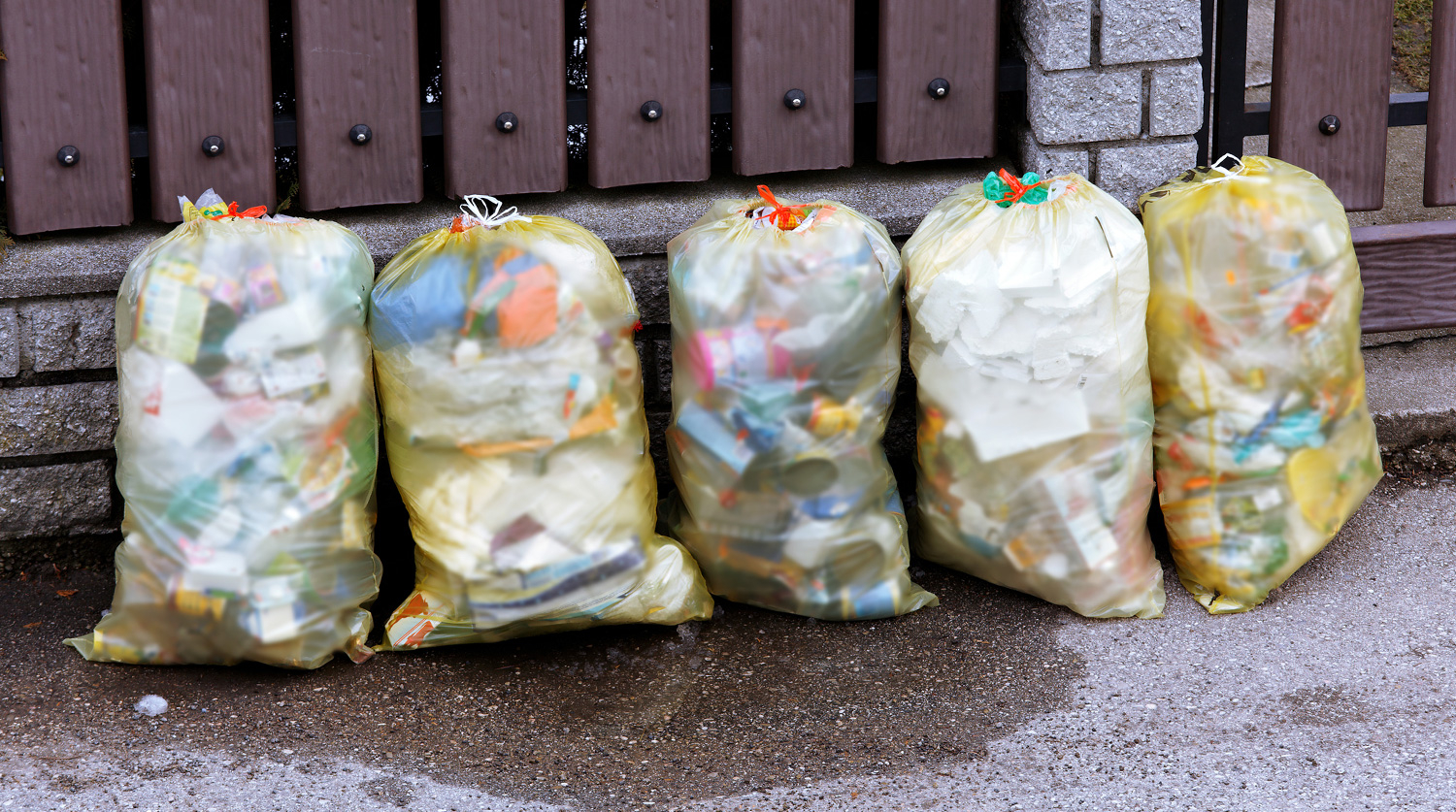 Власти решили сократить расходы на утилизацию мусора в два раза в 2023-2024 годах