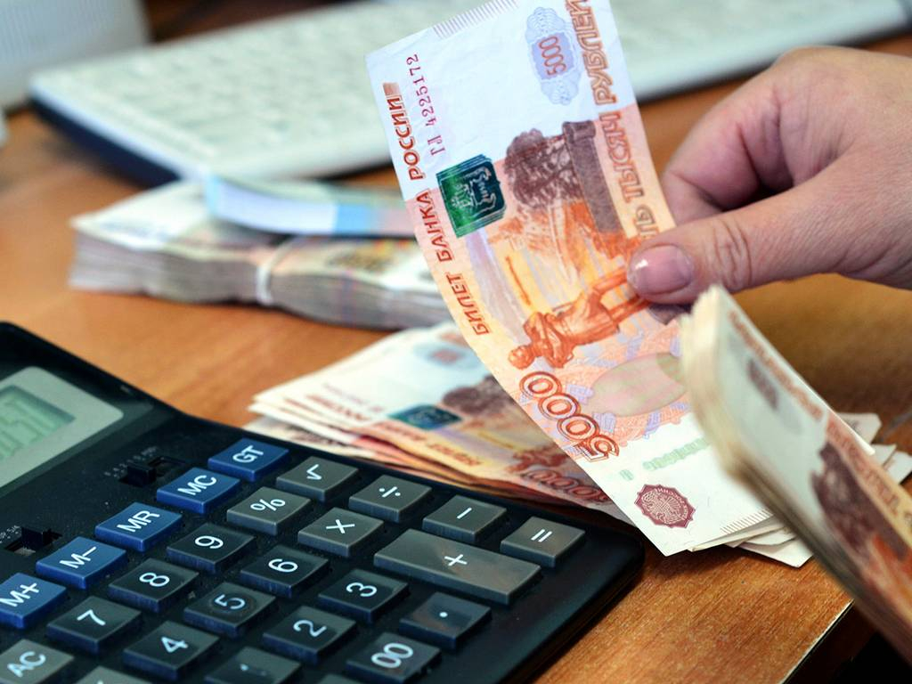 Предлагаемые зарплаты в Свердловской области на 9% ниже, чем по России