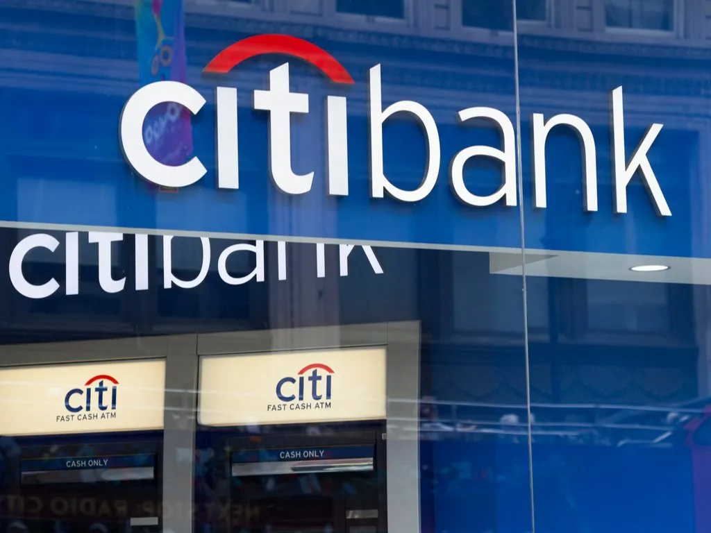 Ситибанк в Екатеринбурге планирует прекратить оказание почти всех услуг