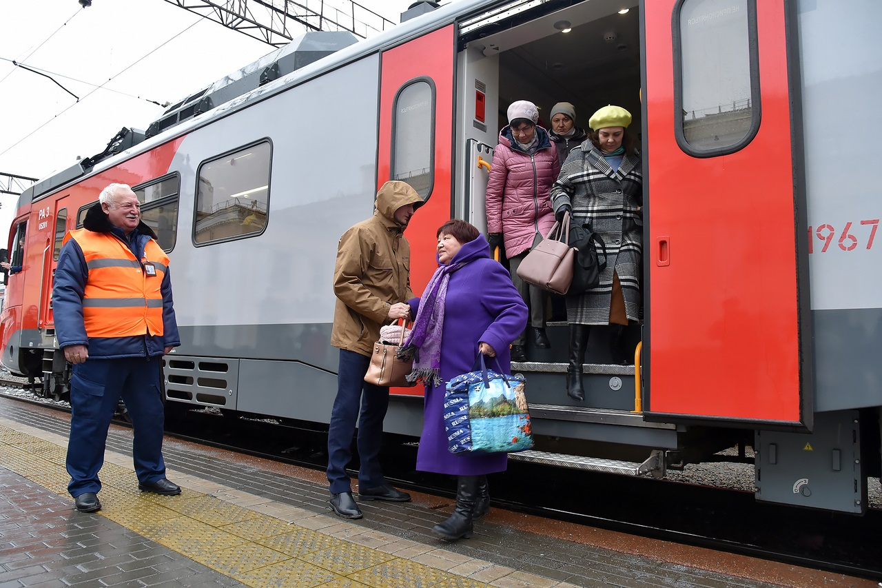 Началось движение поездов по маршруту Челябинск – Екатеринбург